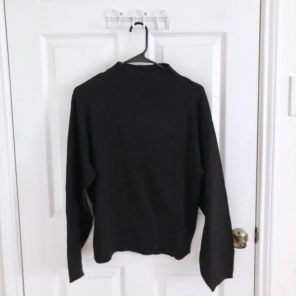 🎁 2 for $20 | NWT Black H&M high-collar sweater